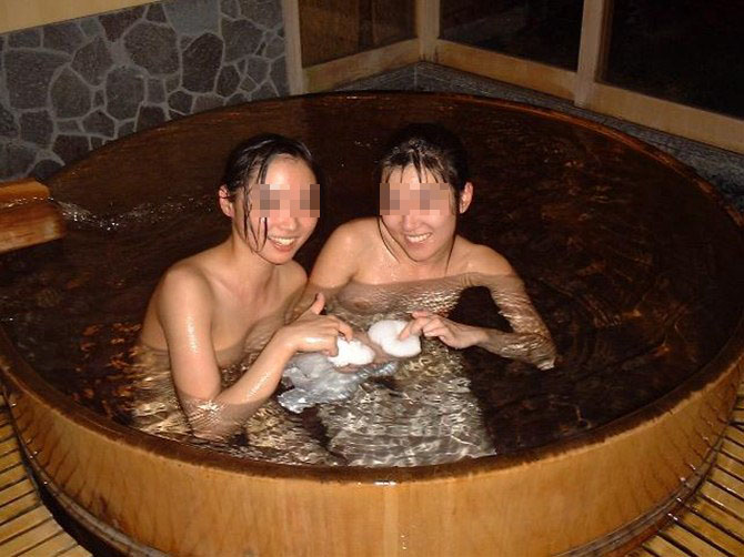 【温泉旅行】女って何で風呂場で写真撮りたがるの？恥ずかしくないの？