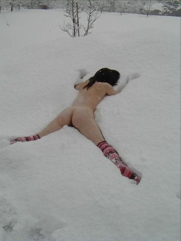 北海道雪中全裸露出 