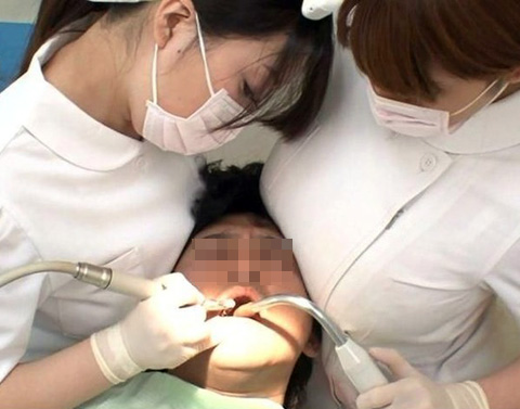 そうだ、歯科助手のおっぱいの感覚を味わうために歯医者に行こう